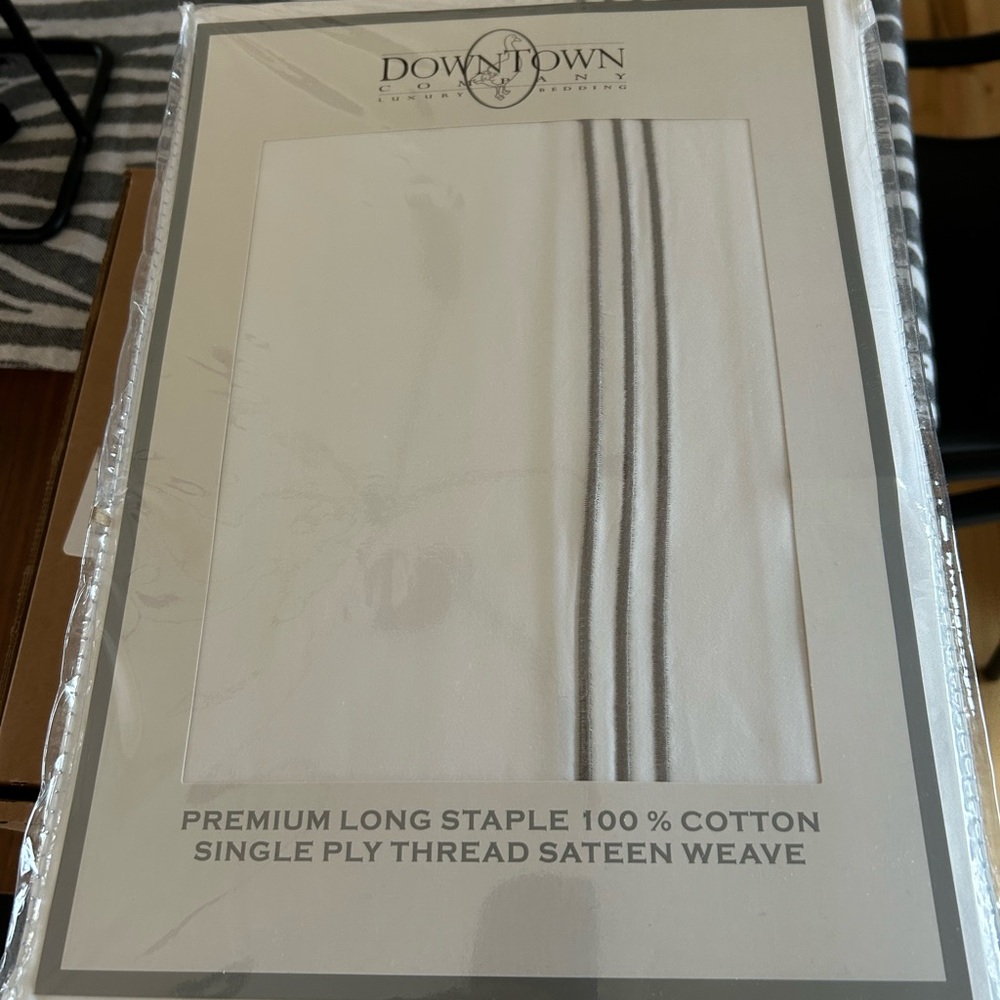 Downtown Company White and Gray Cotton Sheet NEW